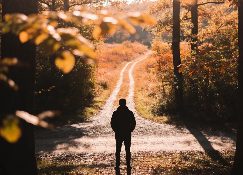 Frau findet innere Ruhe und überwindet emotionale Belastungen