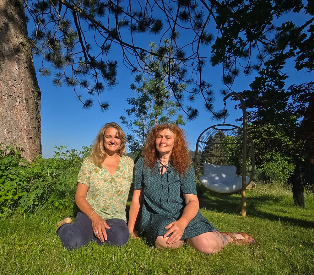 Corinne und Petra, deine Begleiterinnen im Retreat